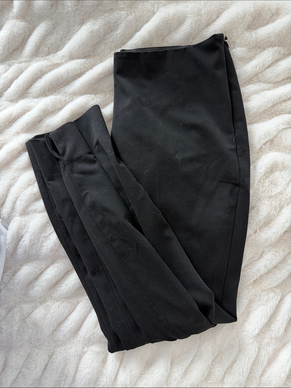 H&M Black Cropped Ankle Pants